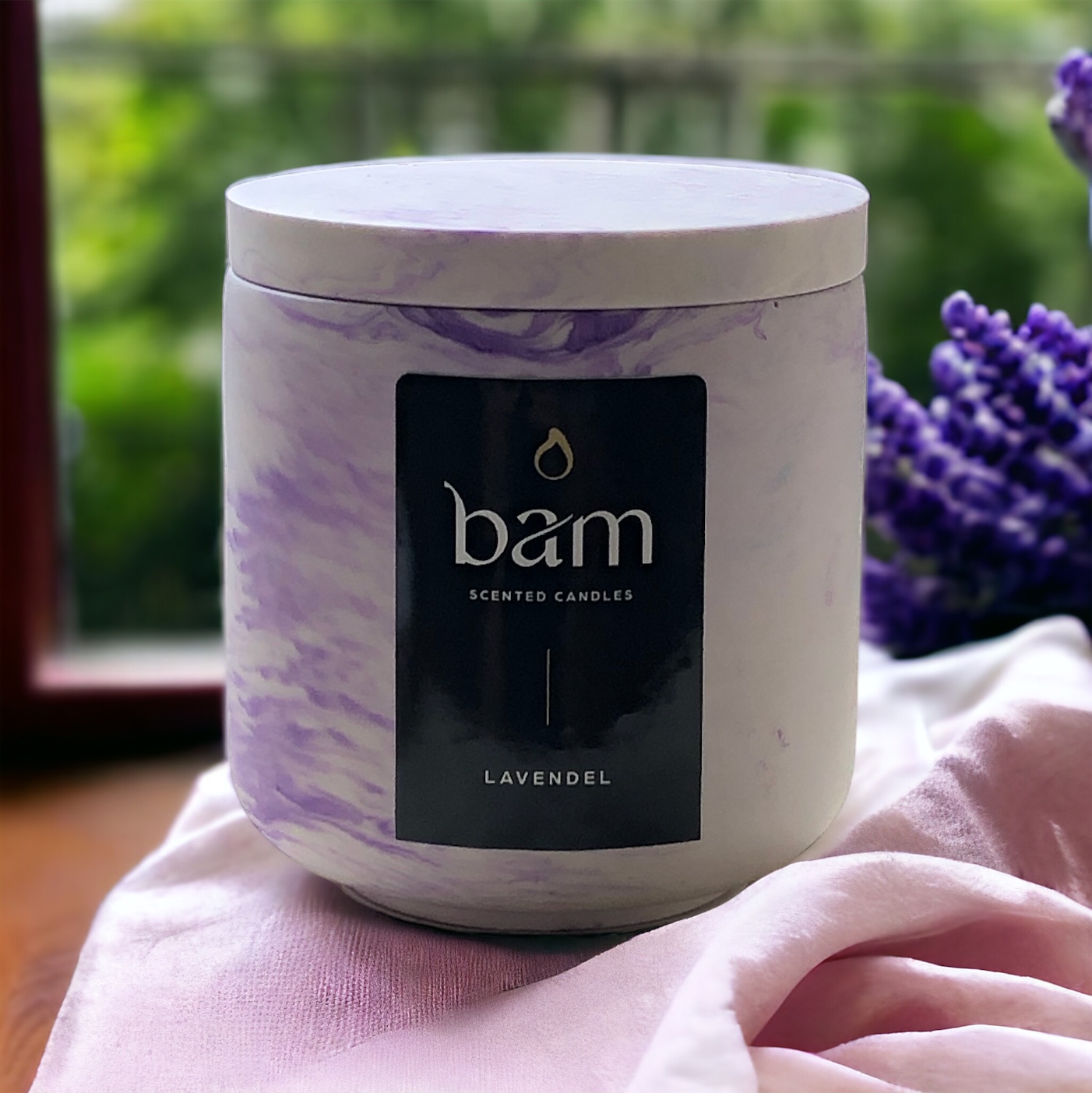 geschenkset met Lavendel geurkaars, decoratieve kaars en schaaltje
